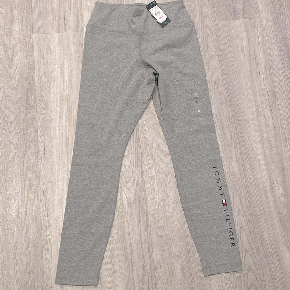NWT Tommy Hilfiger Essential Legging